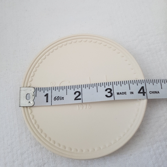 Hummell Collector's plaque new in box - Picture 4 of 5